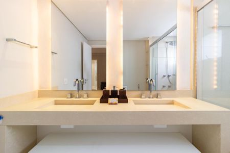 Apartamento para alugar com 197m², 3 quartos e 4 vagas Apartamento para alugar com 197m², 3 quartos e 4 vagasSuíte 2