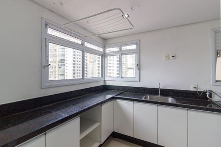 Apartamento para alugar com 197m², 3 quartos e 4 vagas Apartamento para alugar com 197m², 3 quartos e 4 vagasÁrea de Serviço