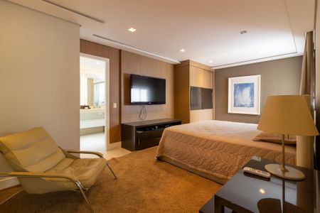 Apartamento para alugar com 197m², 3 quartos e 4 vagas Apartamento para alugar com 197m², 3 quartos e 4 vagasSuíte 2