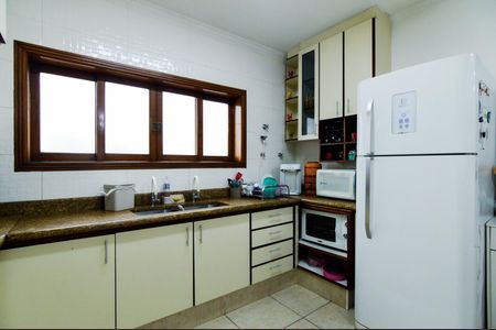 Casa à venda com 340m², 6 quartos e 4 vagasCozinha
