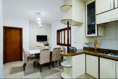 Casa à venda com 340m², 6 quartos e 4 vagasCozinha