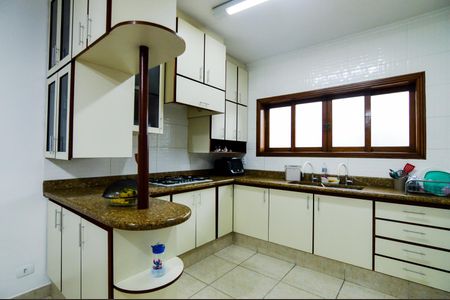Casa à venda com 340m², 6 quartos e 4 vagasCozinha