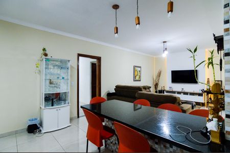 Casa à venda com 340m², 6 quartos e 4 vagasCasa 2 -Cozinha