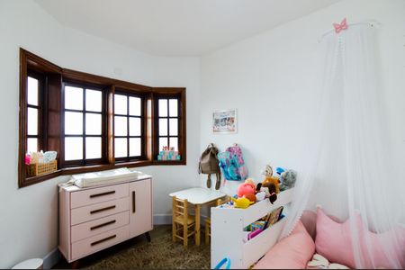 Casa à venda com 340m², 6 quartos e 4 vagasQuarto 2