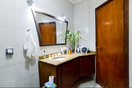 Casa à venda com 340m², 6 quartos e 4 vagasCasa 2 - Banheiro social 