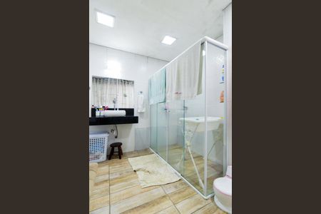 Casa à venda com 340m², 6 quartos e 4 vagasBanheiro social