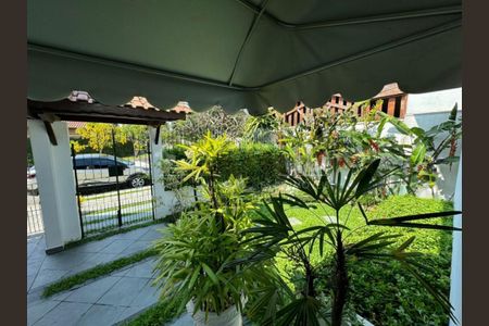 Casa à venda com 195m², 3 quartos e 2 vagas
