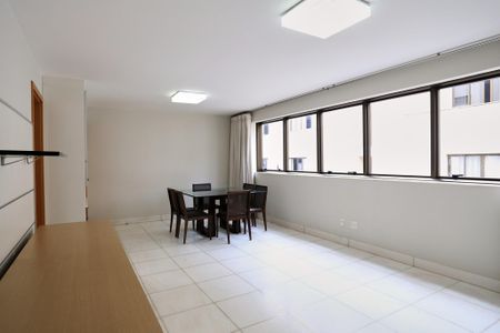 Sala de apartamento para alugar com 3 quartos, 107m² em Funcionários, Belo Horizonte