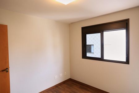 Apartamento para alugar com 107m², 3 quartos e 2 vagas Apartamento para alugar com 107m², 3 quartos e 2 vagasQuarto
