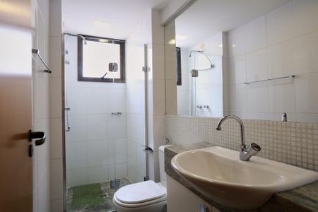 Apartamento para alugar com 107m², 3 quartos e 2 vagas Apartamento para alugar com 107m², 3 quartos e 2 vagasBanheiro