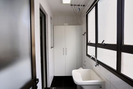 Apartamento para alugar com 107m², 3 quartos e 2 vagas Apartamento para alugar com 107m², 3 quartos e 2 vagasÁrea de Serviço