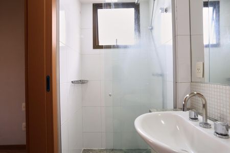 Apartamento para alugar com 107m², 3 quartos e 2 vagas Apartamento para alugar com 107m², 3 quartos e 2 vagasBanheiro da Suíte