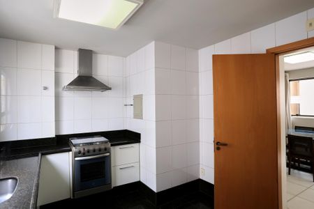 Apartamento para alugar com 107m², 3 quartos e 2 vagas Apartamento para alugar com 107m², 3 quartos e 2 vagasCozinha