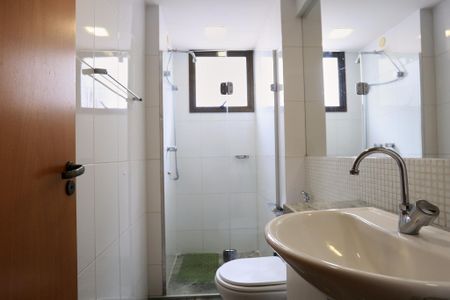 Apartamento para alugar com 107m², 3 quartos e 2 vagas Apartamento para alugar com 107m², 3 quartos e 2 vagasBanheiro