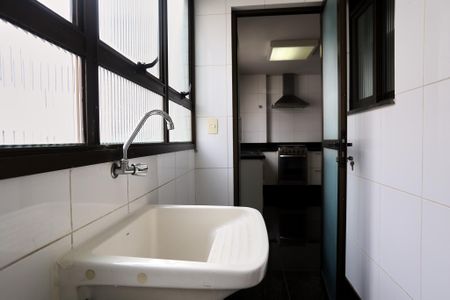 Apartamento para alugar com 107m², 3 quartos e 2 vagas Apartamento para alugar com 107m², 3 quartos e 2 vagasÁrea de Serviço