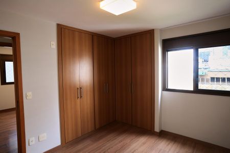 Apartamento para alugar com 107m², 3 quartos e 2 vagas Apartamento para alugar com 107m², 3 quartos e 2 vagasSuíte