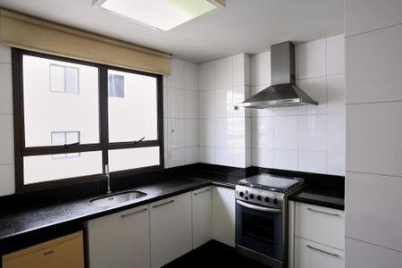 Apartamento para alugar com 107m², 3 quartos e 2 vagas Apartamento para alugar com 107m², 3 quartos e 2 vagasCozinha