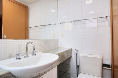 Apartamento para alugar com 107m², 3 quartos e 2 vagas Apartamento para alugar com 107m², 3 quartos e 2 vagasBanheiro da Suíte