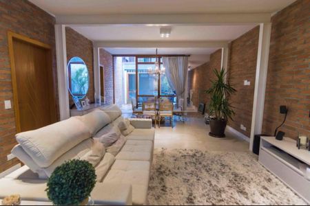 Casa à venda com 2 quartos, 140m² em Indianópolis, São Paulo