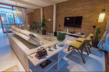 Casa à venda com 2 quartos, 140m² em Indianópolis, São Paulo
