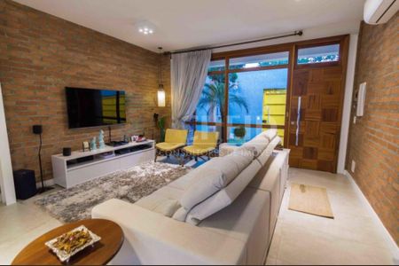 Casa à venda com 2 quartos, 140m² em Indianópolis, São Paulo