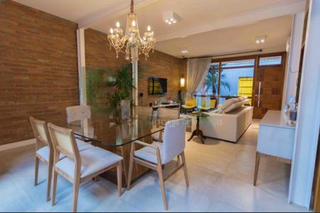 Casa à venda com 2 quartos, 140m² em Indianópolis, São Paulo
