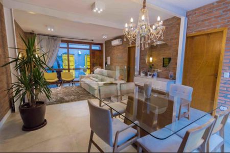 Casa à venda com 2 quartos, 140m² em Indianópolis, São Paulo
