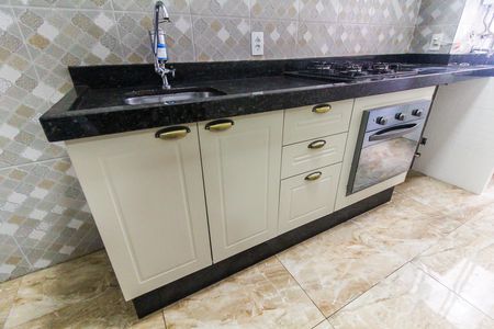 Apartamento à venda com 44m², 2 quartos e sem vaga Apartamento à venda com 44m², 2 quartos e sem vagaCozinha e Área de Serviço