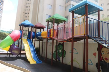 Apartamento à venda com 128m², 3 quartos e 3 vagasÁrea comum - Playground