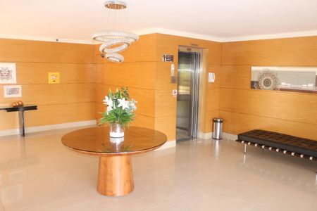Apartamento à venda com 128m², 3 quartos e 3 vagasHall social