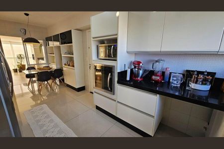 Apartamento à venda com 266m², 4 quartos e 4 vagas