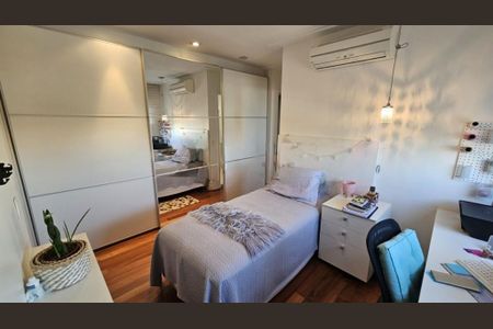 Apartamento à venda com 266m², 4 quartos e 4 vagas