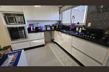 Apartamento à venda com 266m², 4 quartos e 4 vagas