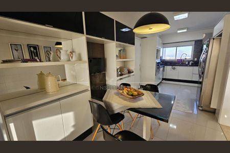 Apartamento à venda com 266m², 4 quartos e 4 vagas