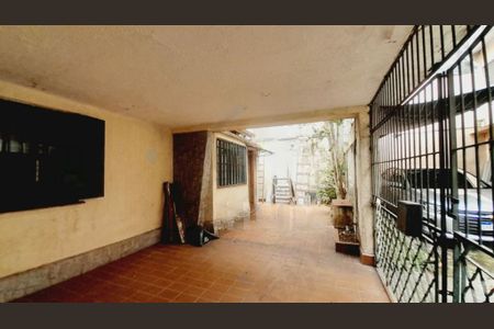 Casa à venda com 3 quartos, 220m² em Vila Inglesa, São Paulo