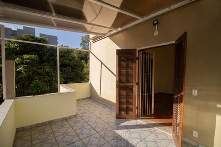 Casa para alugar com 320m², 3 quartos e 2 vagas Casa para alugar com 320m², 3 quartos e 2 vagasVARANDA DA SUÍTE