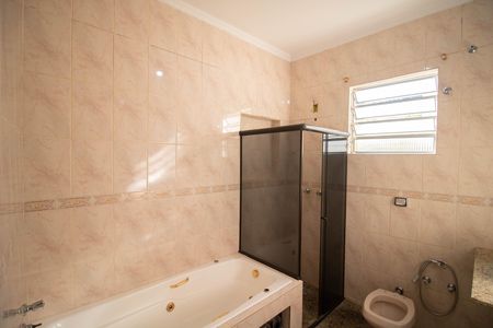 Casa para alugar com 320m², 3 quartos e 2 vagas Casa para alugar com 320m², 3 quartos e 2 vagasBANHEIRO DOS QUARTOS