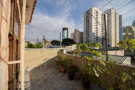 Casa para alugar com 320m², 3 quartos e 2 vagas Casa para alugar com 320m², 3 quartos e 2 vagasVARANDA DA SALA