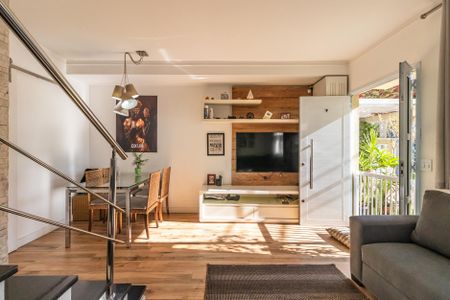 Sala de casa de condomínio à venda com 4 quartos, 120m² em Jardim Regina Alice, Barueri