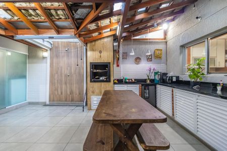 Casa de condomínio à venda com 120m², 4 quartos e 2 vagas Casa de condomínio à venda com 120m², 4 quartos e 2 vagasÁrea Externa Coberta