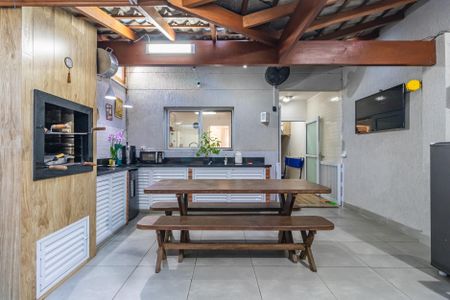 Casa de condomínio à venda com 120m², 4 quartos e 2 vagas Casa de condomínio à venda com 120m², 4 quartos e 2 vagasÁrea Externa Coberta