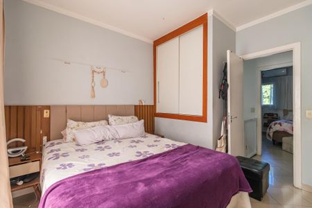 Casa de condomínio à venda com 120m², 4 quartos e 2 vagas Casa de condomínio à venda com 120m², 4 quartos e 2 vagasSuíte