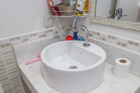 Casa de condomínio à venda com 120m², 4 quartos e 2 vagas Casa de condomínio à venda com 120m², 4 quartos e 2 vagasBanheiro Social