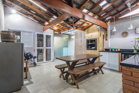 Casa de condomínio à venda com 120m², 4 quartos e 2 vagas Casa de condomínio à venda com 120m², 4 quartos e 2 vagasÁrea Externa Coberta