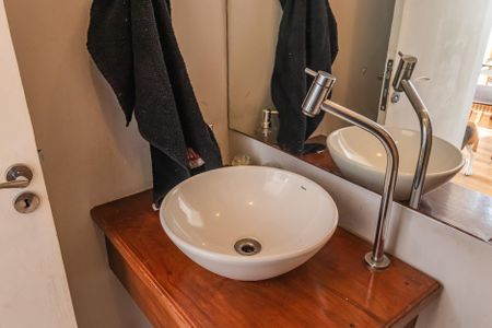 Lavabo de casa de condomínio à venda com 4 quartos, 120m² em Jardim Regina Alice, Barueri