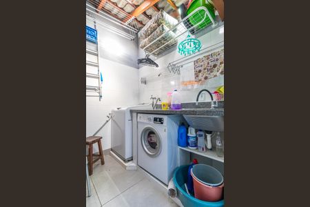 Casa de condomínio à venda com 120m², 4 quartos e 2 vagas Casa de condomínio à venda com 120m², 4 quartos e 2 vagasÁrea Externa Coberta