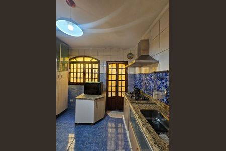 Casa à venda com 170m², 3 quartos e 2 vagas