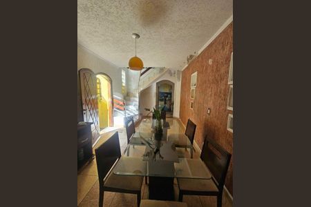 Casa à venda com 170m², 3 quartos e 2 vagas