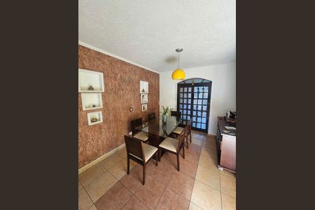 Casa à venda com 170m², 3 quartos e 2 vagas