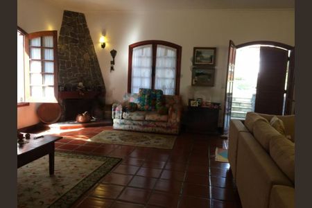 Casa à venda com 3 quartos, 400m² em Parque Guarapiranga, São Paulo